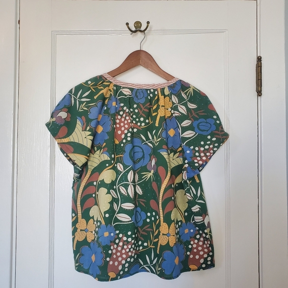 Velvet by Graham Spencer Floral Blouse – Size M – Green/Blue/Brown - Picture 4 of 5
